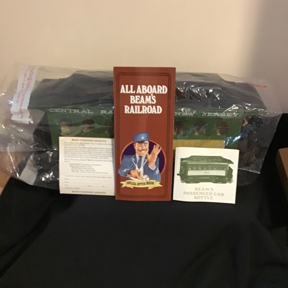 Jim Beam Rail Series Regal China Decanters - 3rd Train Car in Set - Picture 1 of 5
